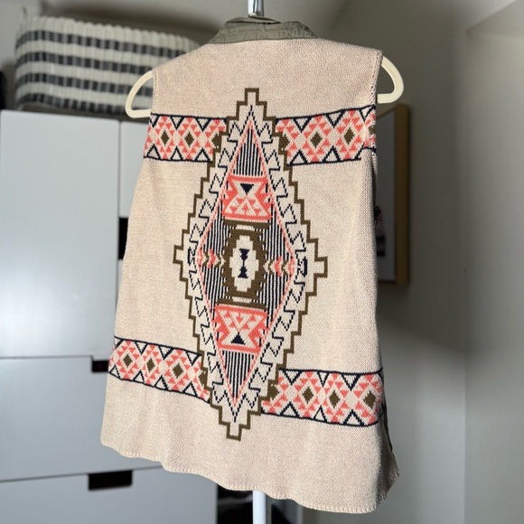 Blu Pepper Sage Green Vest with Beautiful Pattern Back and Pockets Size Medium - Picture 3 of 7